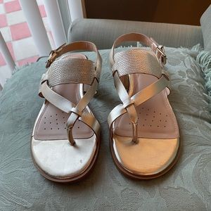 Evolve mettalic thong sandals